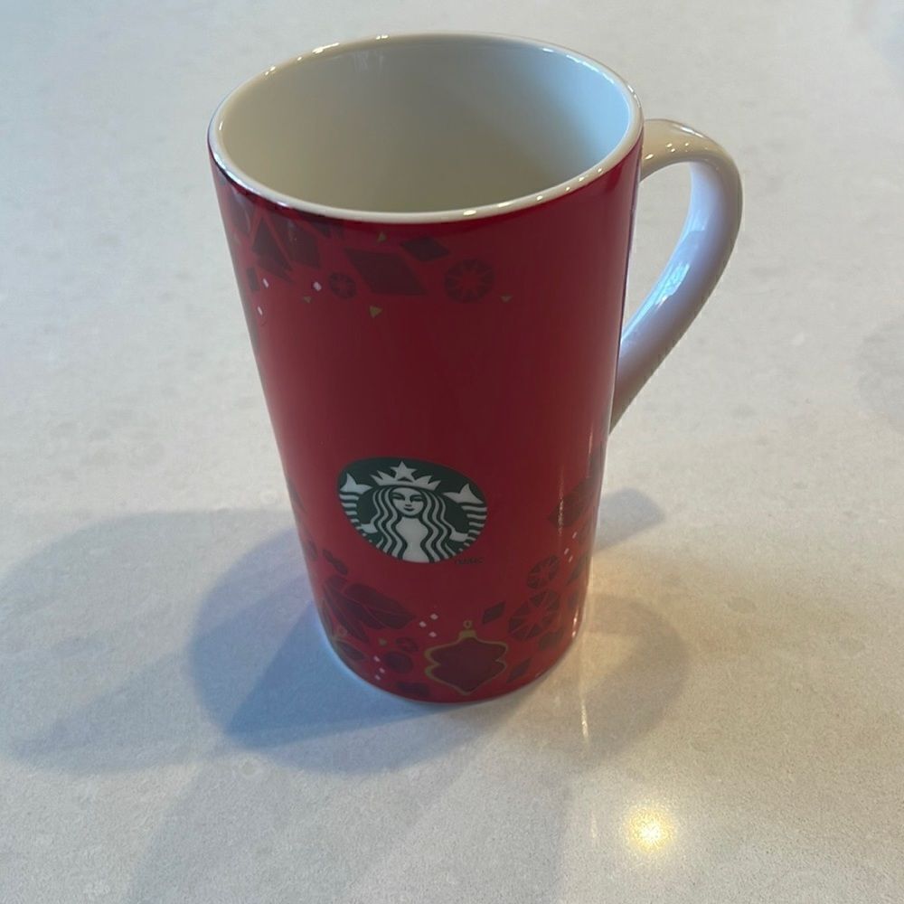 Starbucks coffee cup tall 16 oz, Christmas mug, new condition. 2013, beautiful.